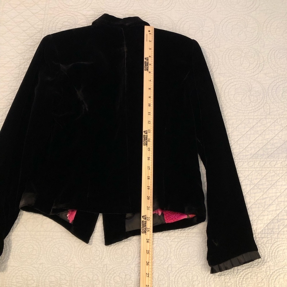 Black velvet silk blend blazer. Women’s size 10. - Picture 5 of 9